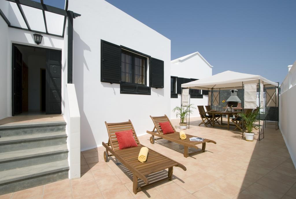 Grand Villa Famara Puerto Del Carmen Room photo