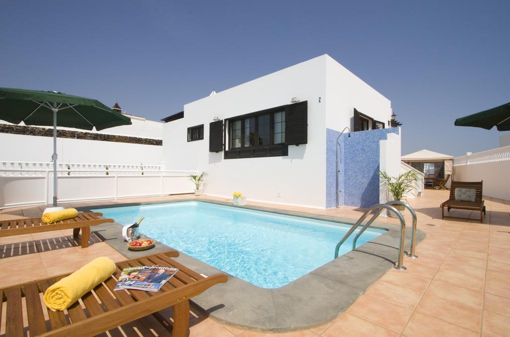 Grand Villa Famara Puerto Del Carmen Room photo